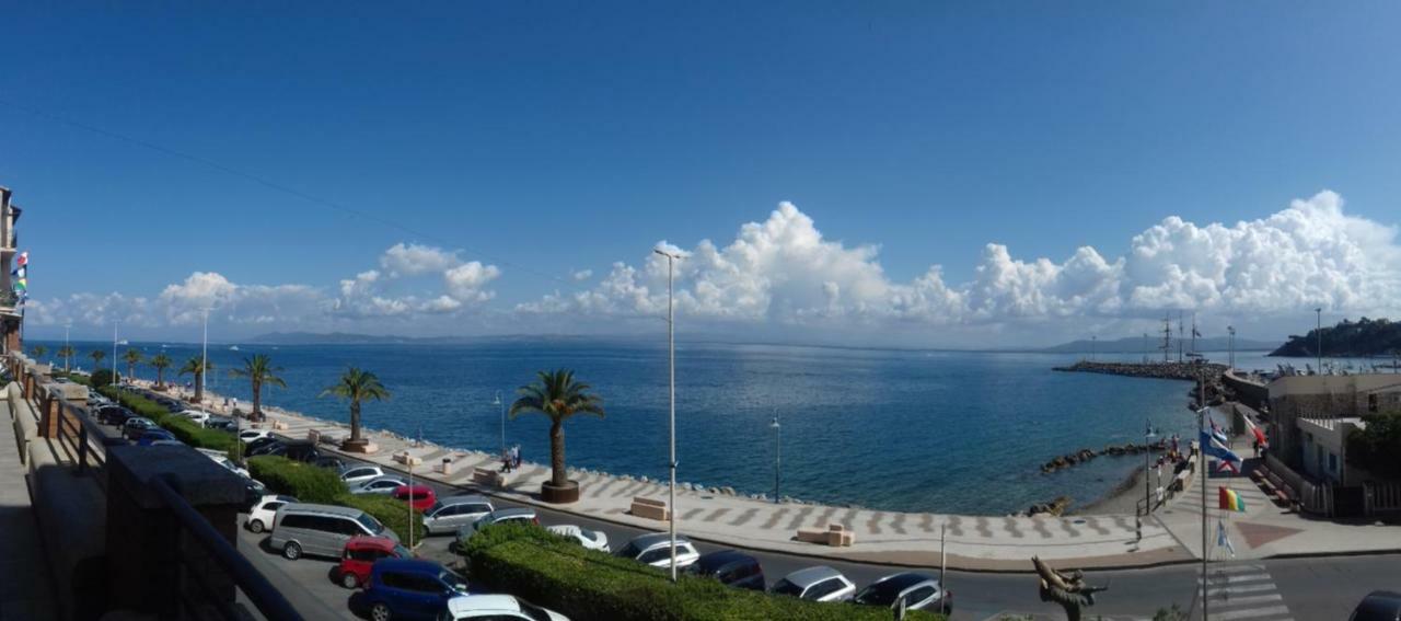 포르투산투스테파노 Ampio Monolocale Con Balcone Fronte Mare 빌라 외부 사진
