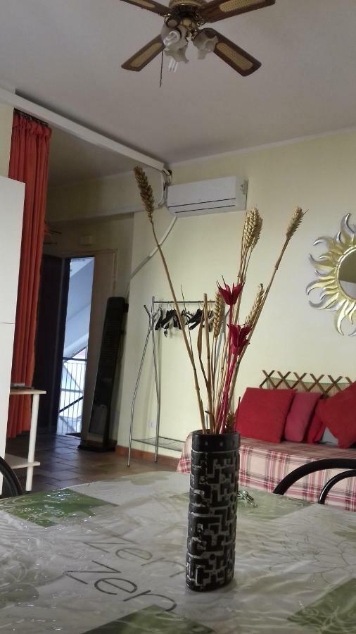 포르투산투스테파노 Ampio Monolocale Con Balcone Fronte Mare 빌라 외부 사진